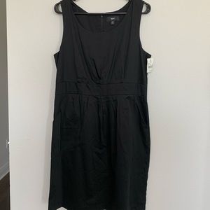 NWT Sleeveless Black Dress w/ pockets Size 14